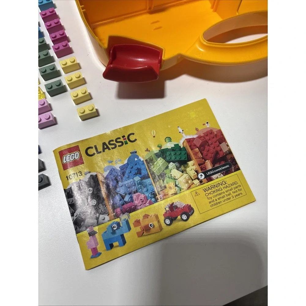 LEGO Classic Creative Suitcase 10713 Building Kit Playset 213pcs 2018‎